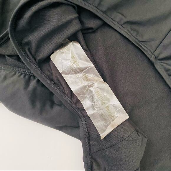 Old Navy | Ruffle V Neck Tie Front Swimsuit NWOT - Picture 4 of 9